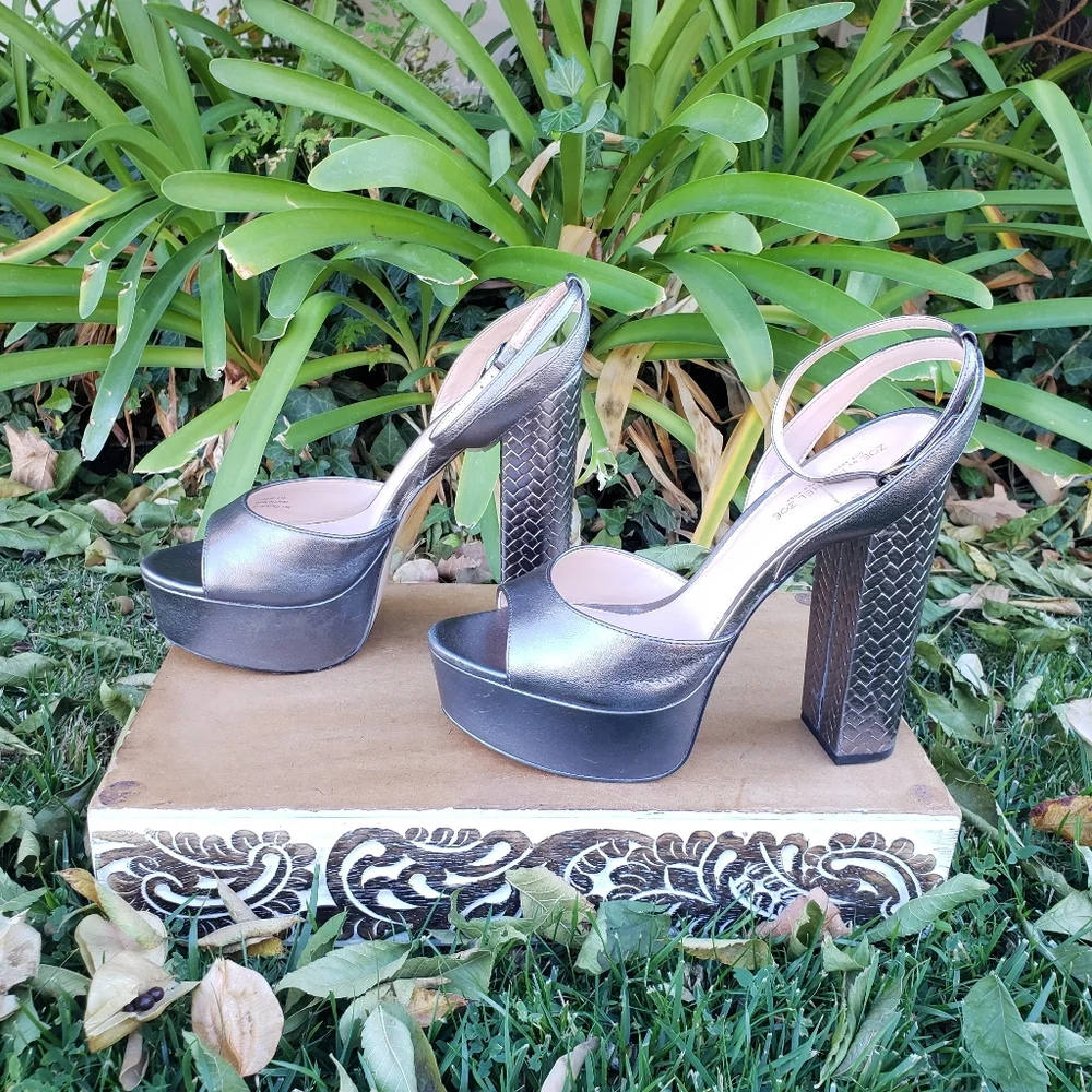 NWOB Rachel Zoe Metallic Gray Platform Sandals